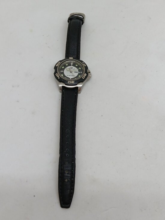 VINTAGE 1990s Freestyle Betty Shark X77601 Women\'s 30mm Quartz Day / Date Watch main image 7